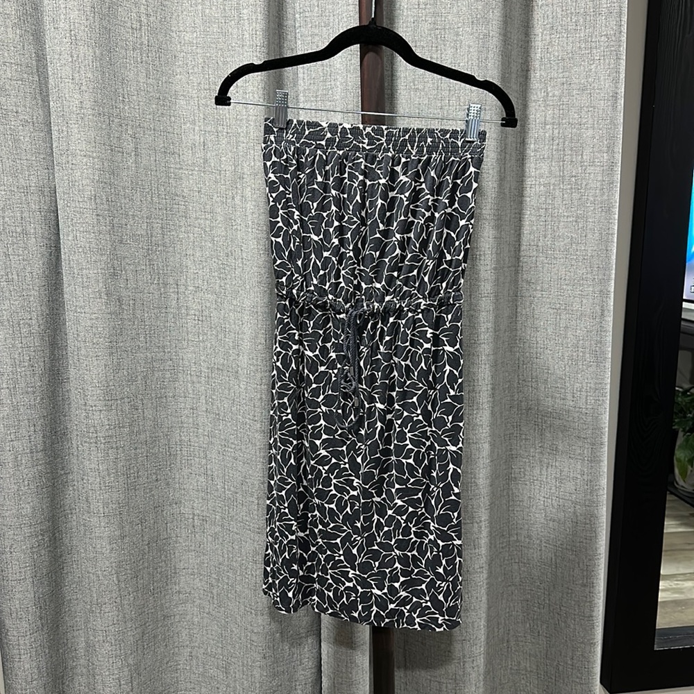 Tube dress with tie waist